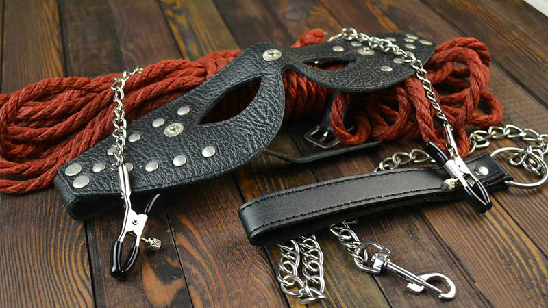 Kink Toys BDSM Crystal Handle Leather Whip